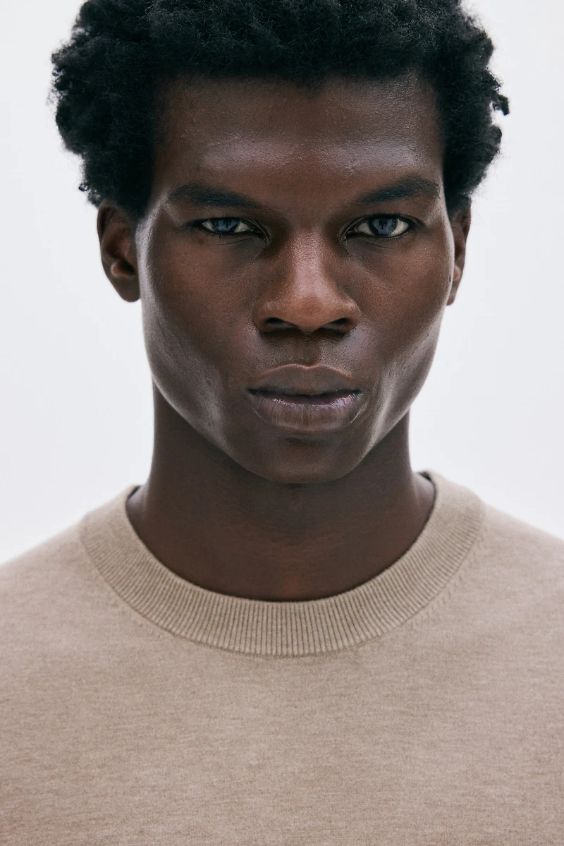 Chandail classique en tricot fin