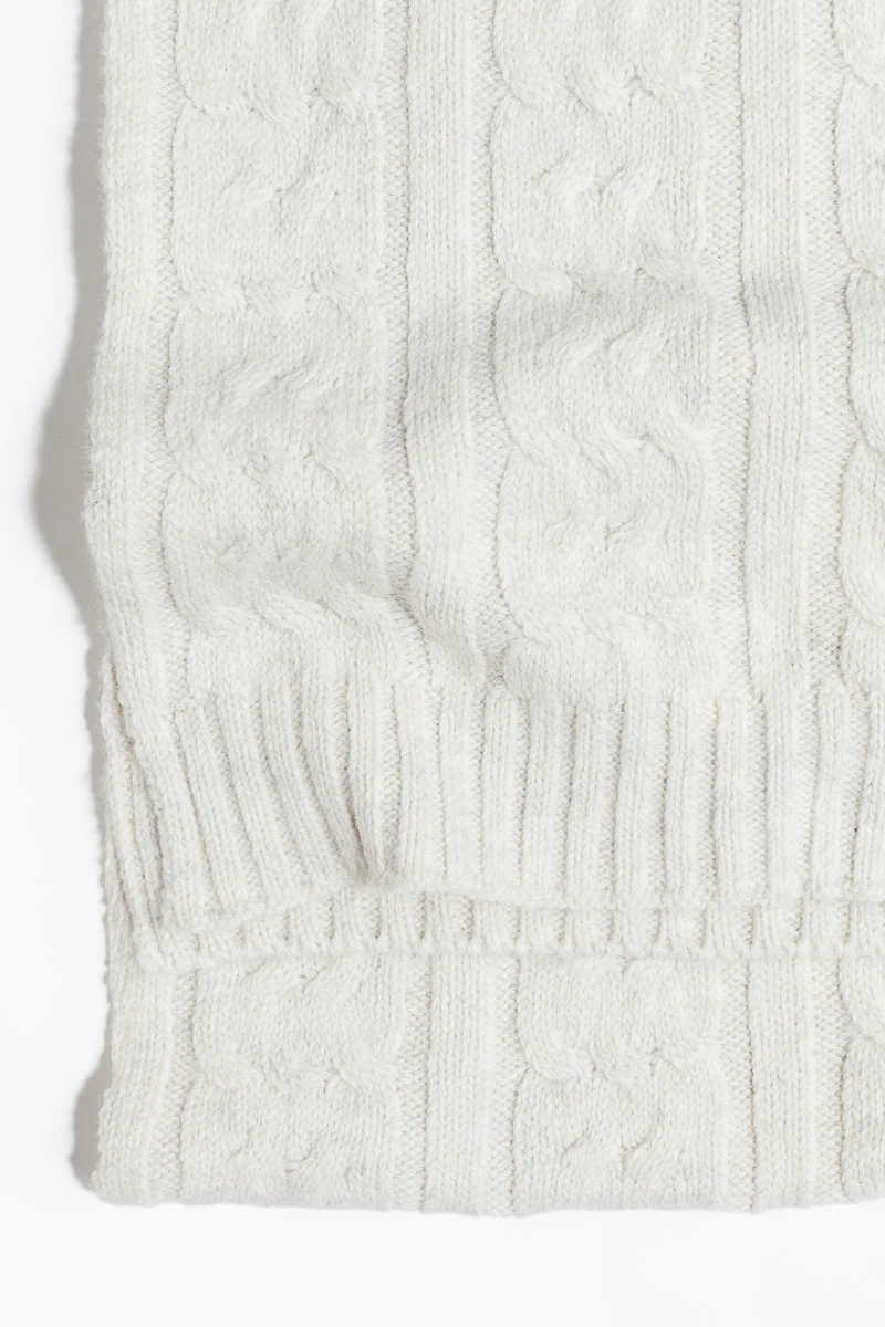 Écharpe en tricot torsadé