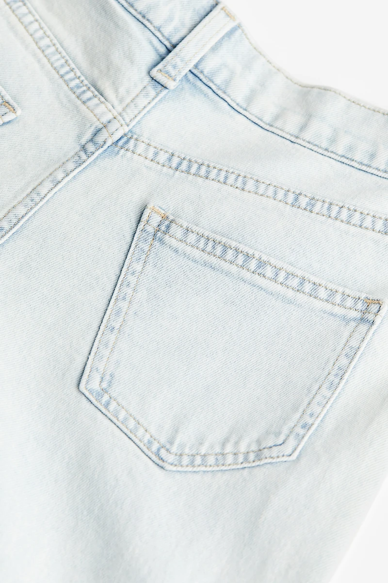 Loose Fit Wide Leg Cargo Jeans