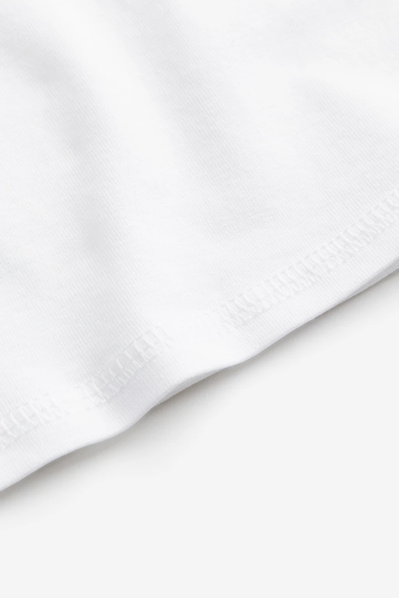 Short T-shirt