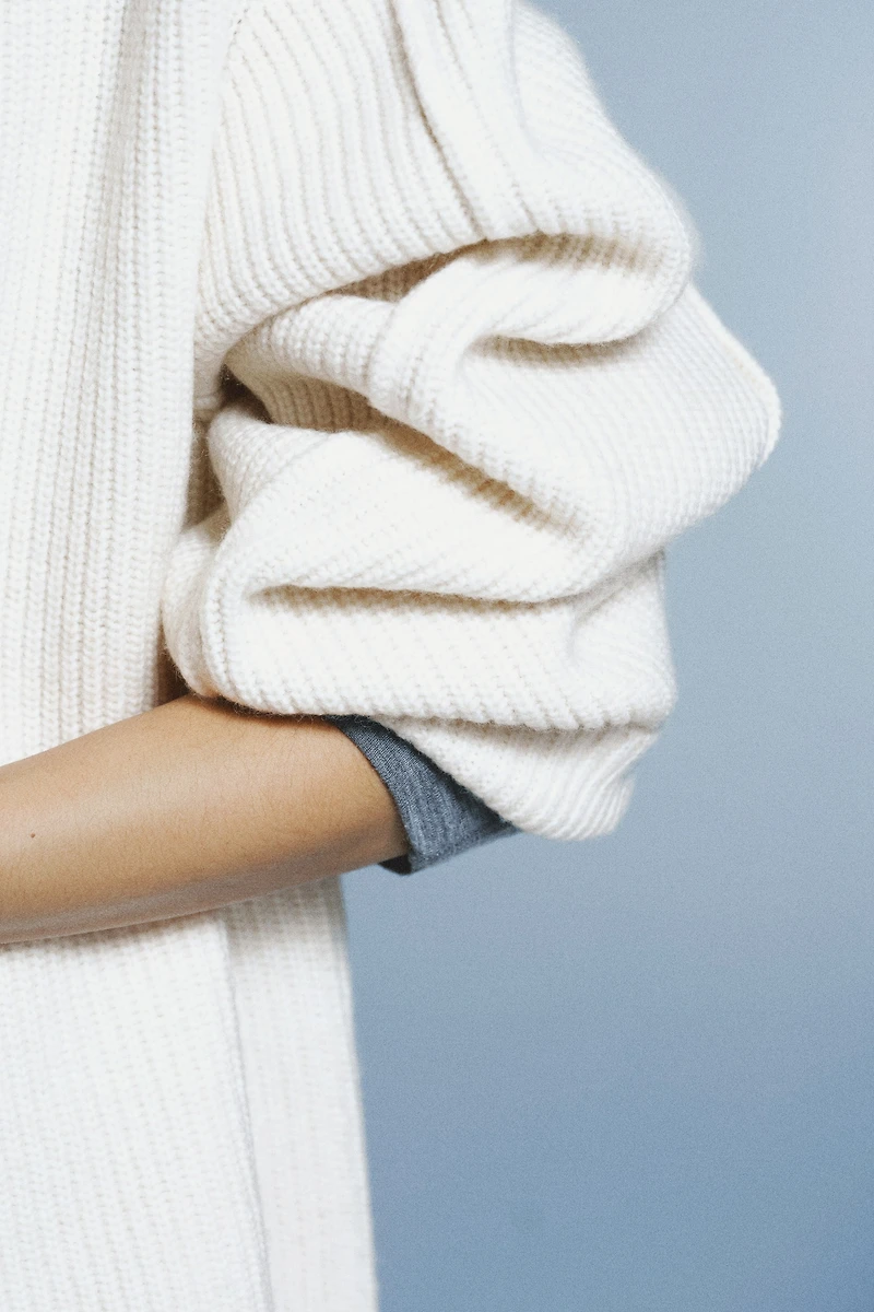 Chandail en tricot côtelé à col cheminée