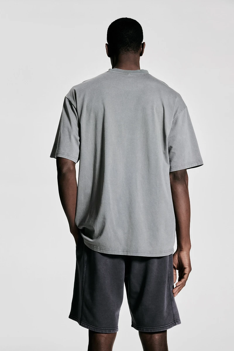 Loose-Fit Sports Shirt with DryMove™