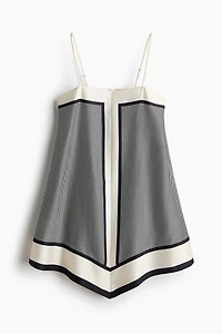 Robe trapèze à bretelles fines