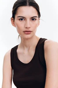 Cropped Ribbed Tank Top