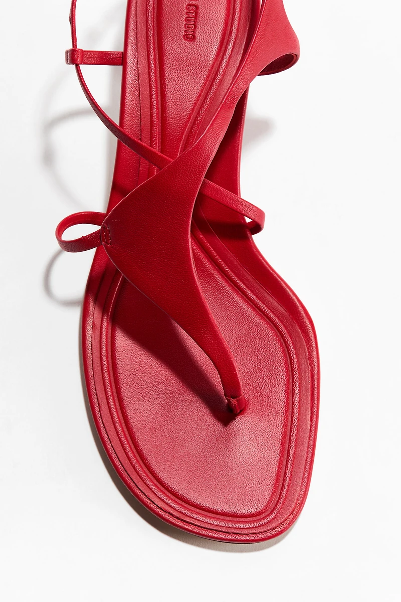 Sandales en cuir avec talon bobine