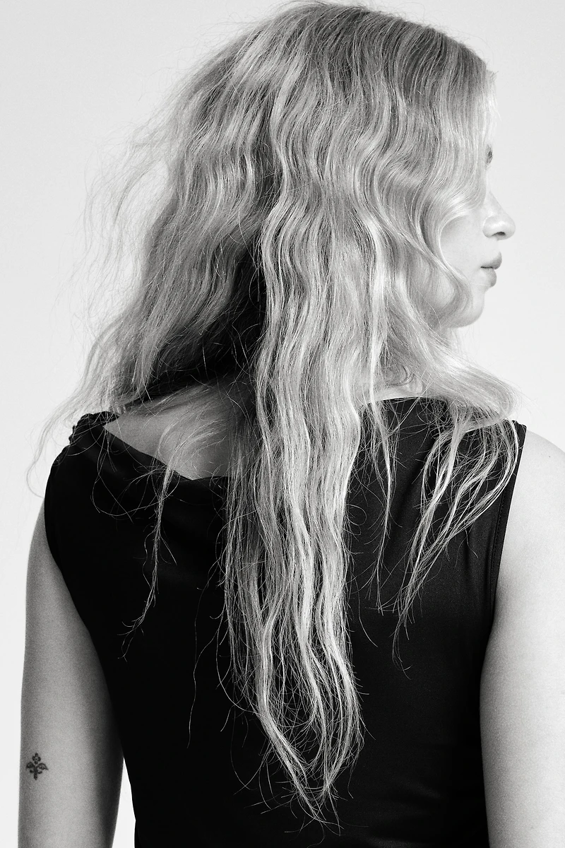 Robe asymétrique à effet drapé