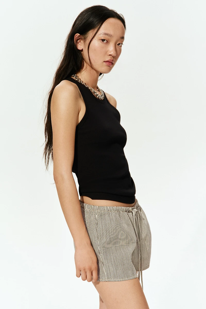 Short avec cordon de serrage