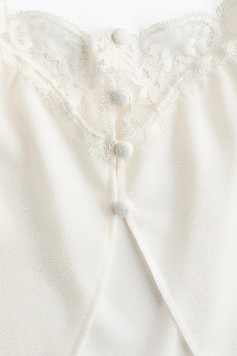 Haut à bretelles fines avec dentelle