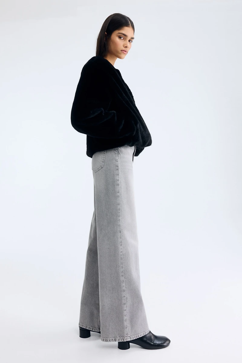 Wide-Leg Ultra High Jeans