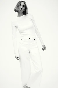 Jean large à la cheville taille haute