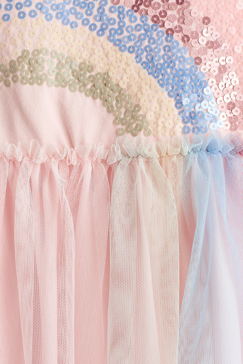 Robe avec motif à sequins et jupe en tulle