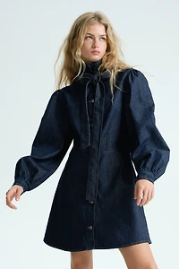 Robe en denim avec détail à nouer