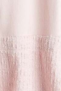 Robe avec col et jupe évasée