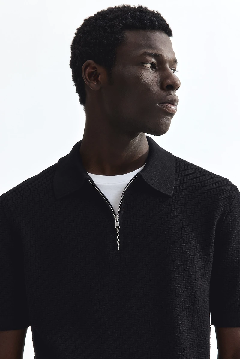 Polo texturé près du corps