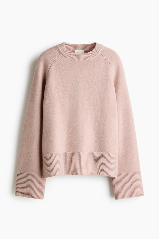 Raglan-Sleeved Sweater