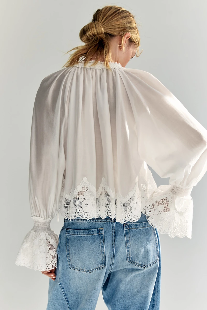 Blouse avec dentelle