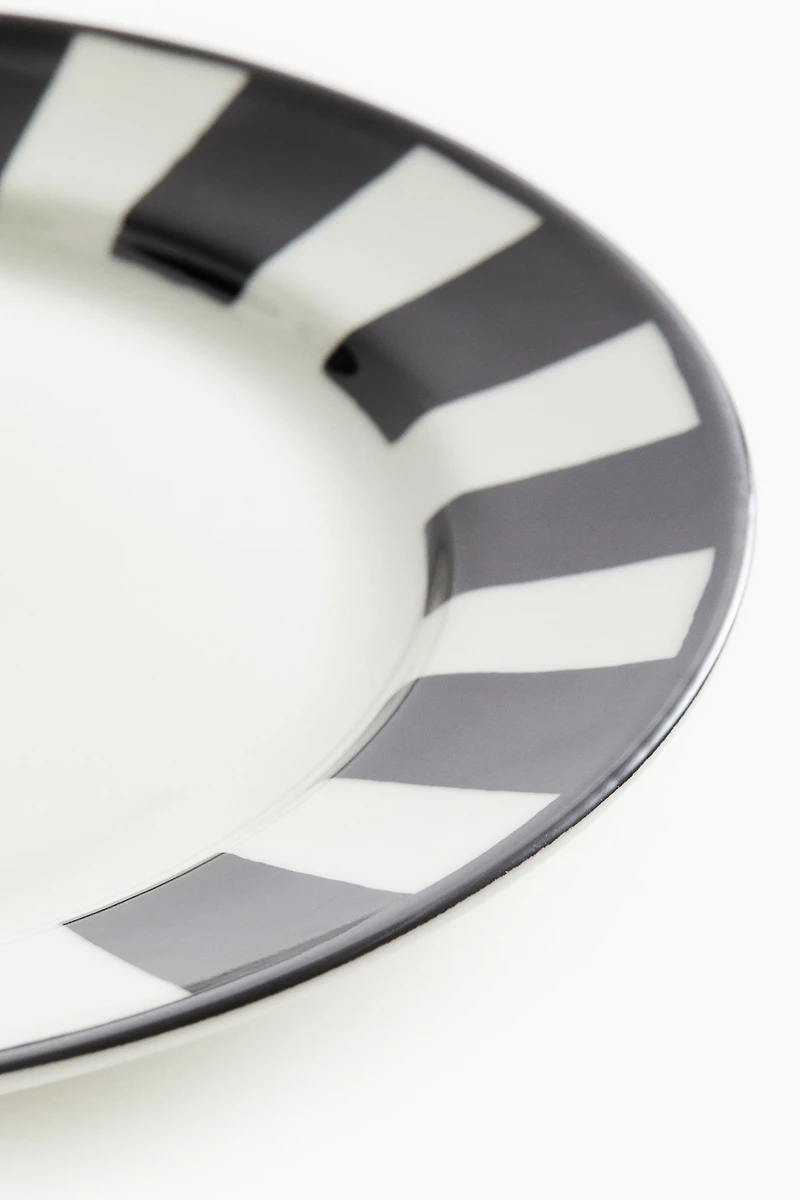 Medium-Sized Porcelain Plate