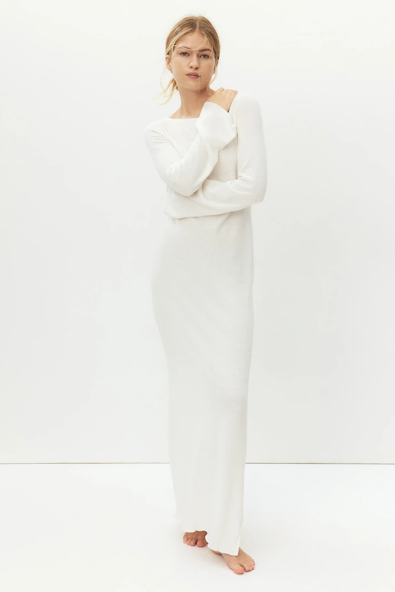 Robe à encolure bateau en fin tricot