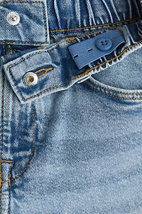 Loose Fit denim shorts