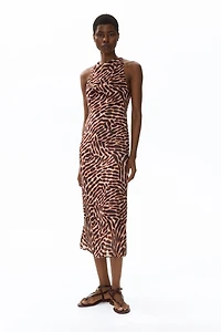 Robe sans manches avec encolure bénitier