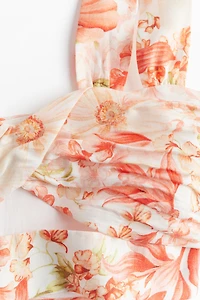 Haut court avec détail torsadé