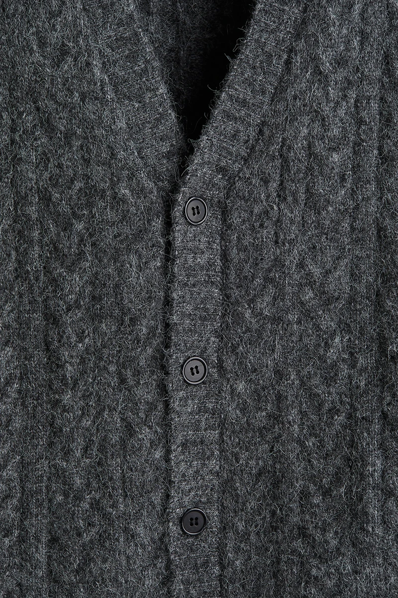 Loose-Fit Cable-Knit Sweater Vest