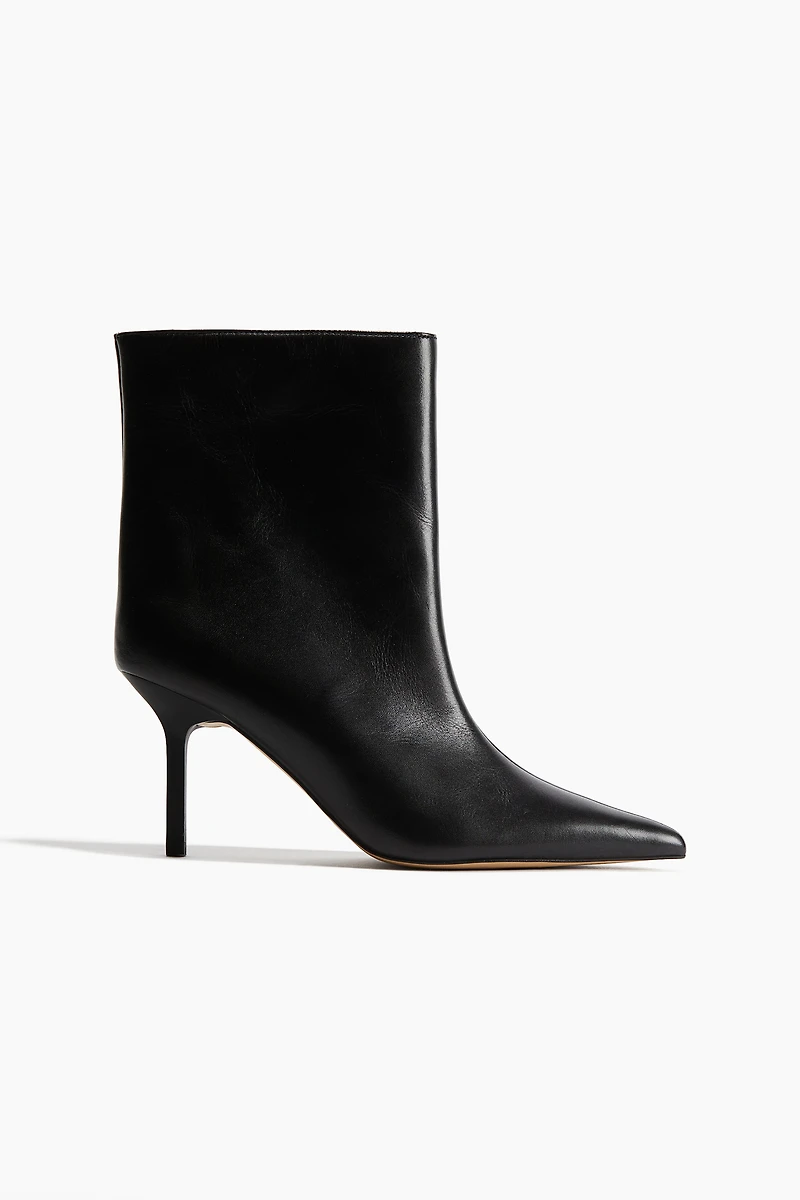 Bottines en cuir à bout pointu
