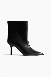 Bottines en cuir à bout pointu