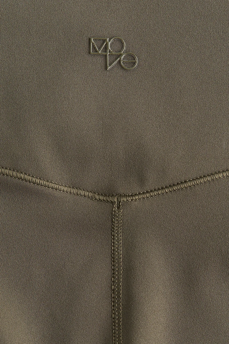 Sports Hot Pants with DryMove™