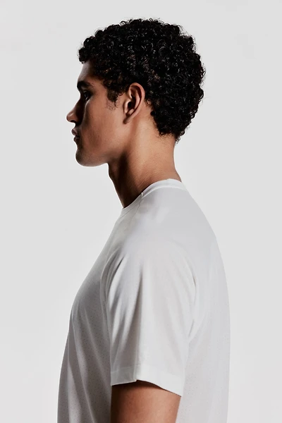 T-shirt de sport coupe classique DryMove™
