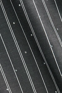 Chemise courte et ornementée