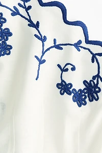 Robe brodée en lin mélangé