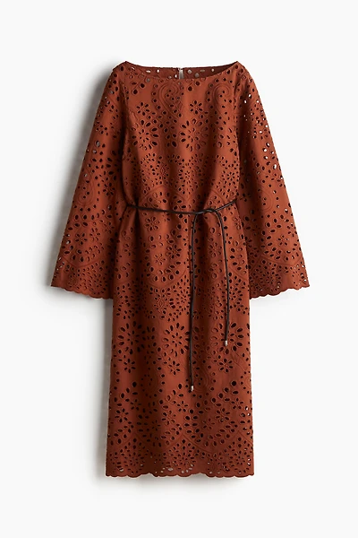 Robe en broderie anglaise