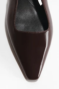 Escarpins à bride arrière petit talon