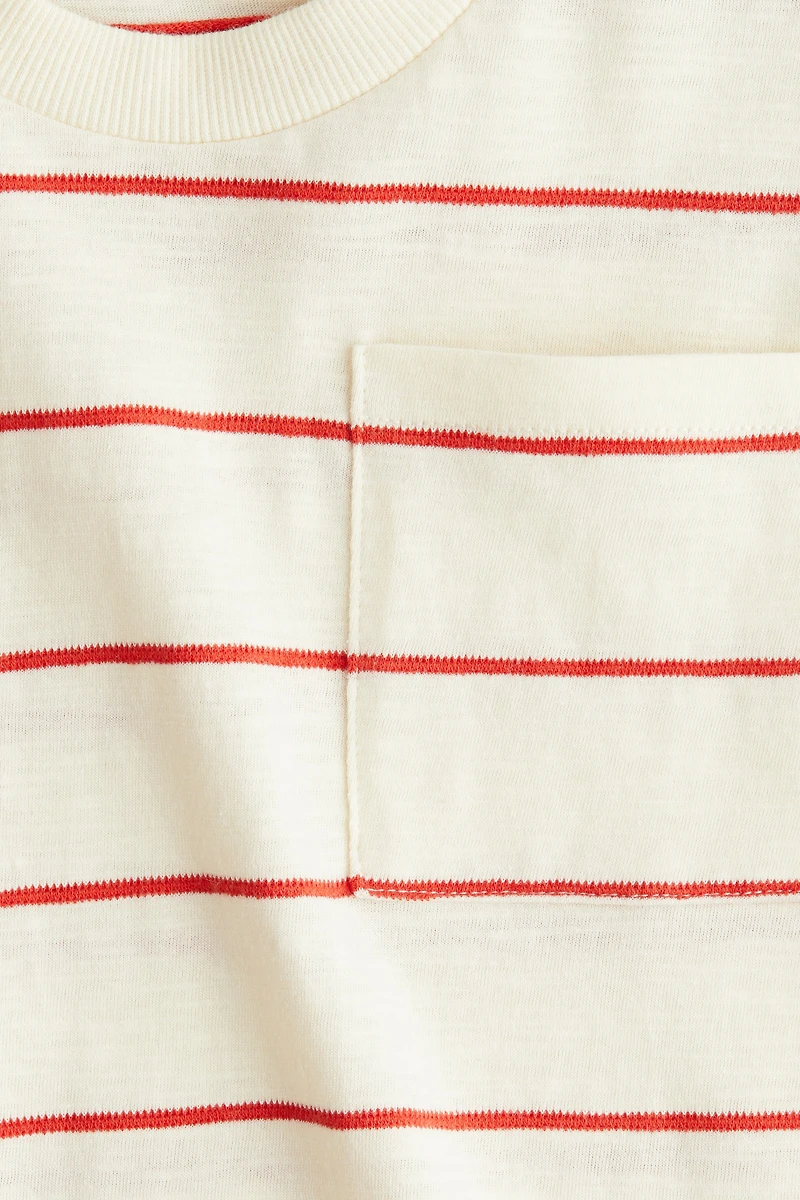 Chest-pocket T-shirt