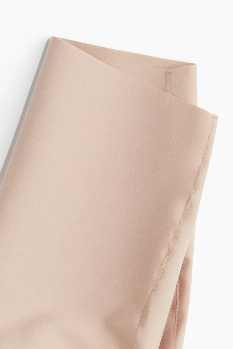 Culotte légèrement gainante