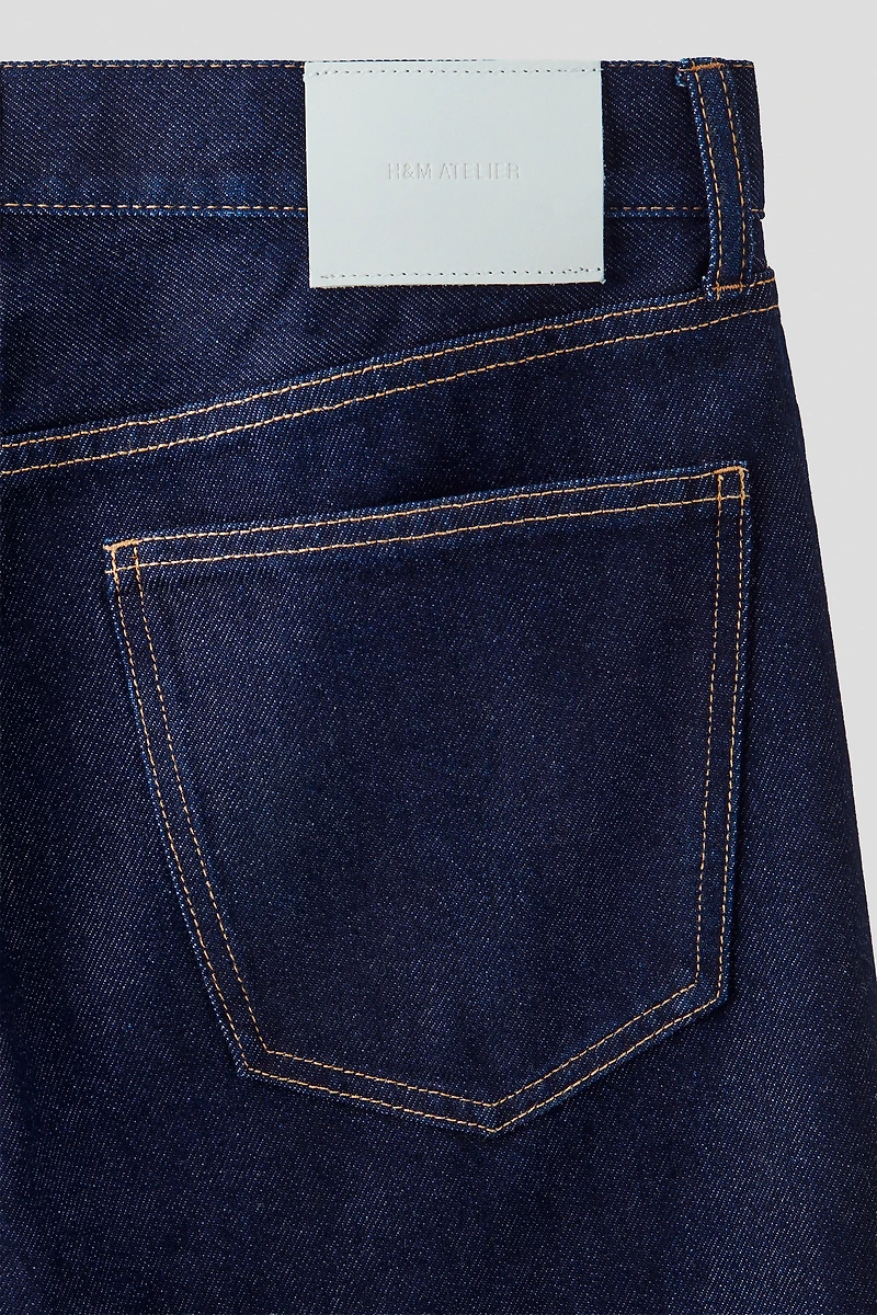 Loose-Fit Twisted Jeans