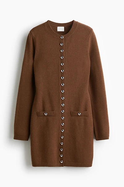 Robe en tricot boutonnée devant