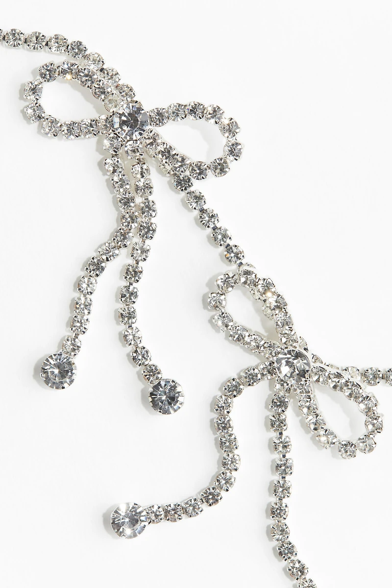 Collier avec chaîne à strass et boucles