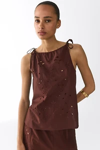 Haut avec broderie anglaise et bretelles à nouer