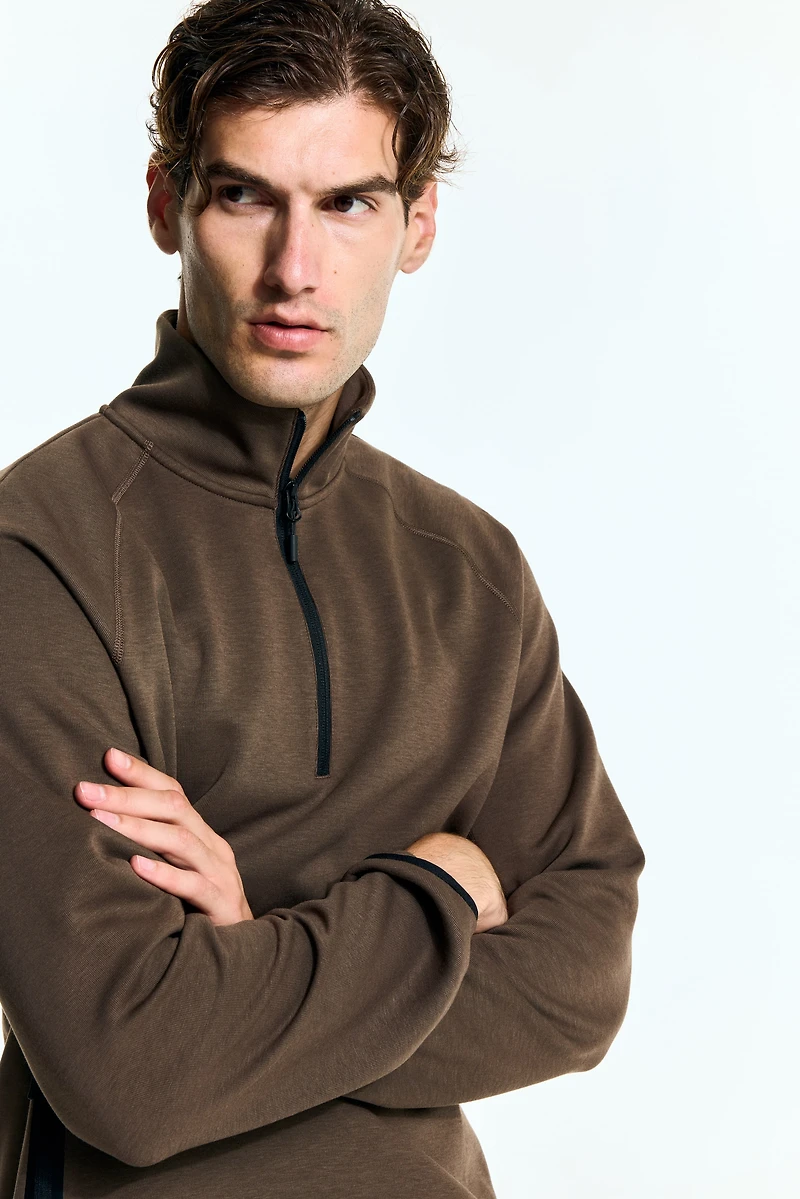 Chandail de sport classique DryMoveđ
Ș