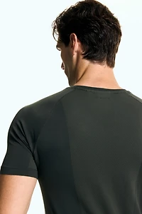 Muscle Fit Sports T-Shirt with DryMove™