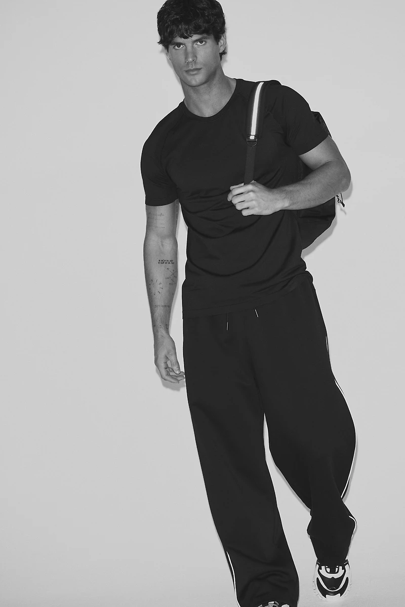 Muscle Fit Sports T-Shirt with DryMove™