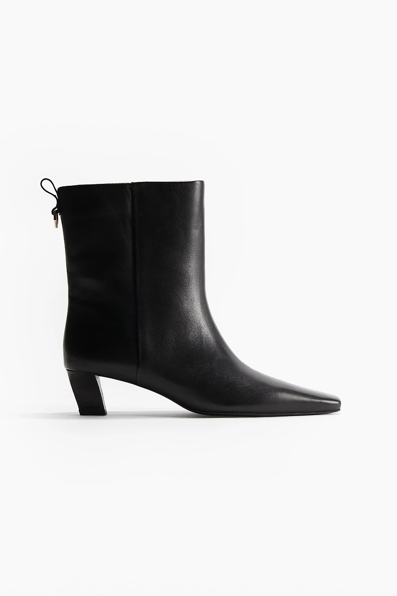 Bottines à talon en cuir
