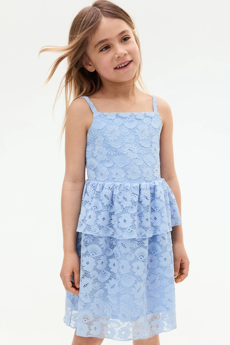 Robe volantée en dentelle