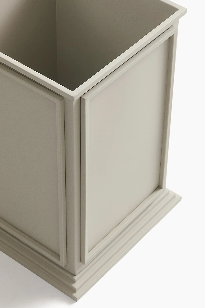 Grand cache-pot en métal