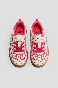 Motif-Detail Sneakers