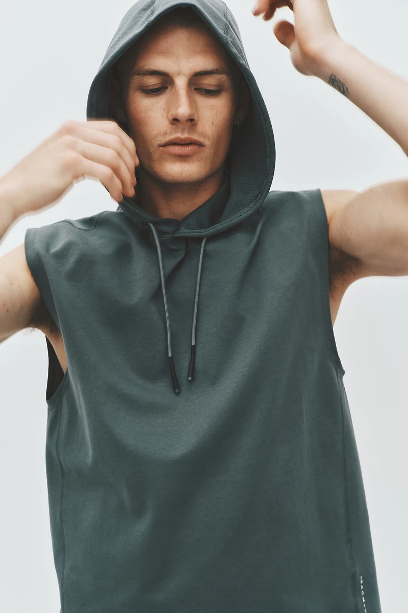 Regular-Fit Sleeveless Sports Hoodie with DryMove™