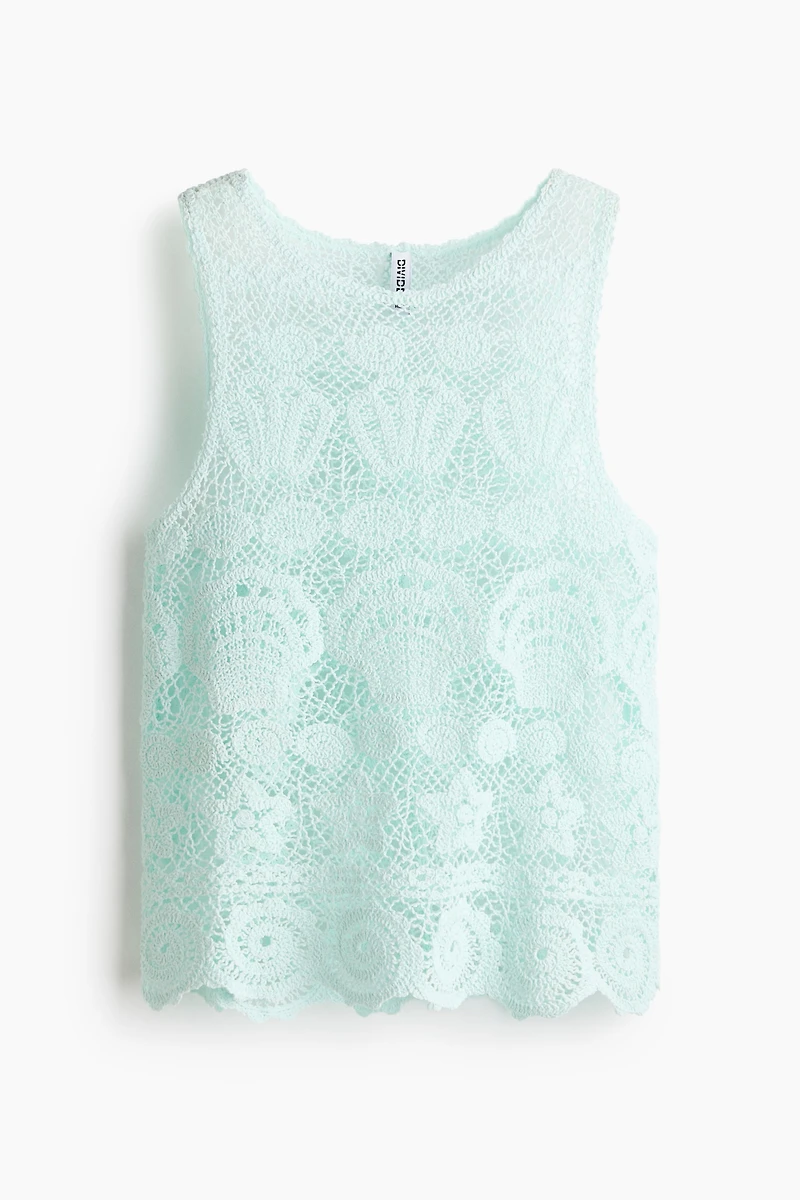 Haut d'aspect crocheté avec motifs