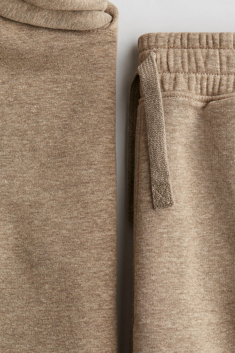 2-piece Sweatshirt Hoodie and Sweatshorts Set
